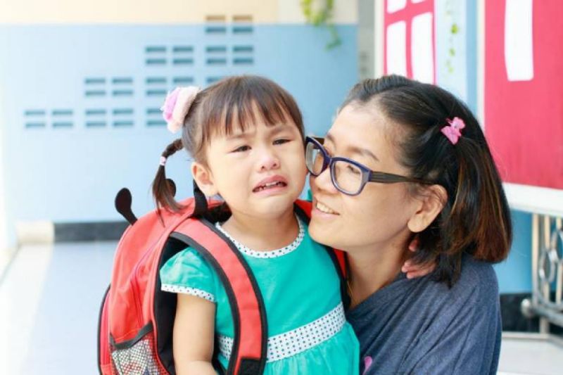 Khủng hoảng tâm lý khi con đi nhà trẻ